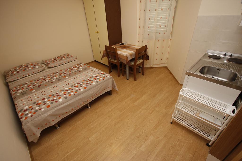 Apartments Lidus Makarska Rum bild