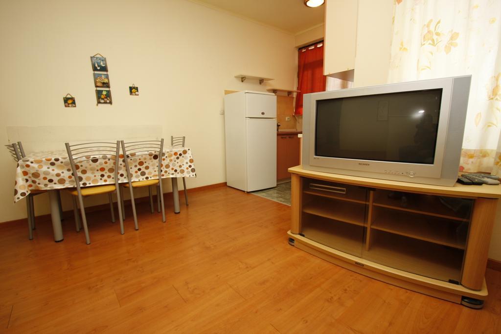 Apartments Lidus Makarska Rum bild