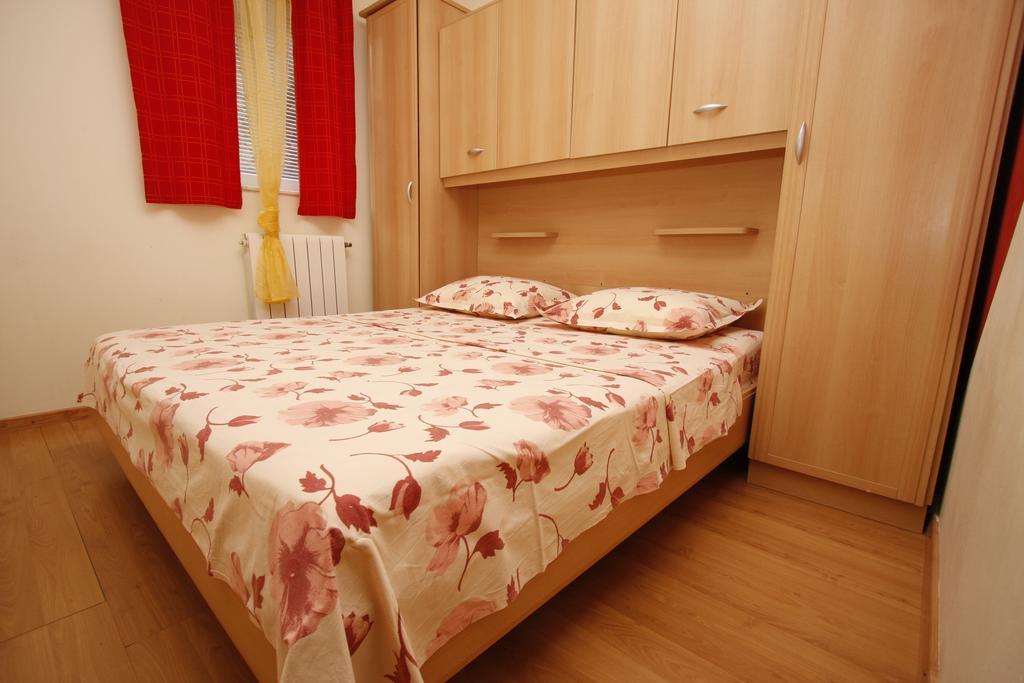 Apartments Lidus Makarska Rum bild