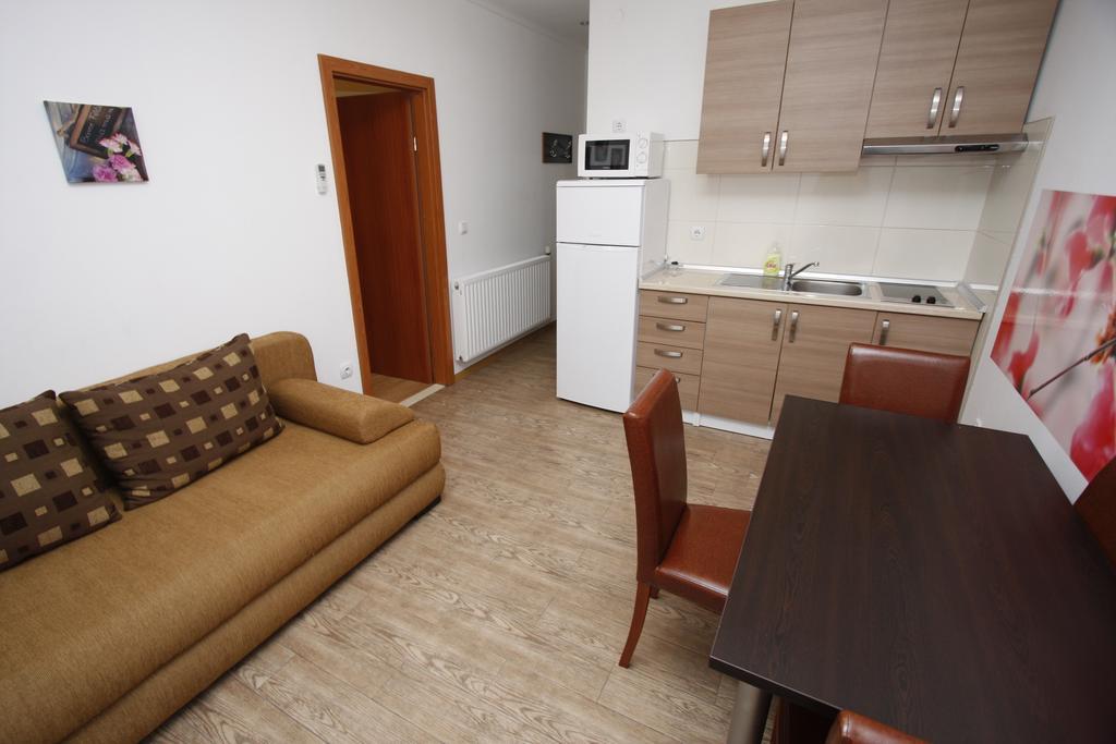 Apartments Lidus Makarska Rum bild