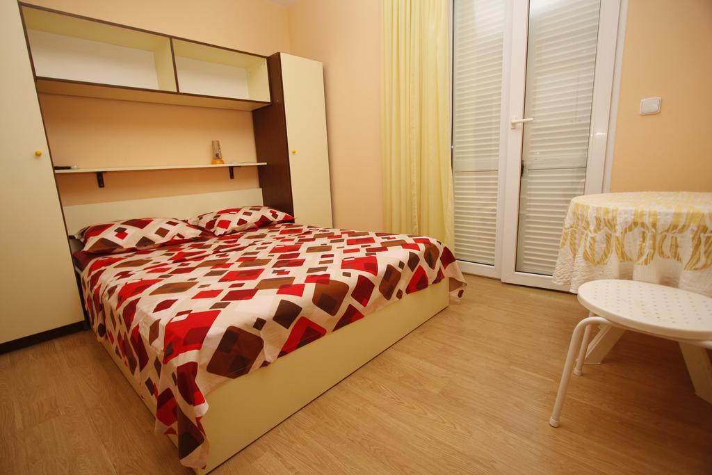 Apartments Lidus Makarska Rum bild